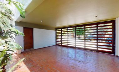 Casa venta en Tolosa. Fondo, parque, garage, 4 dormitorios
