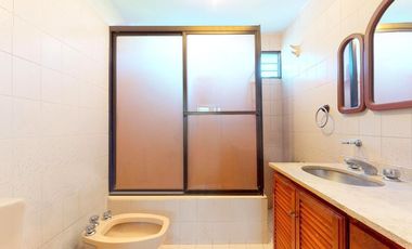Casa venta en Tolosa. Fondo, parque, garage, 4 dormitorios