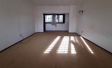 Casa venta en Tolosa. Fondo, parque, garage, 4 dormitorios
