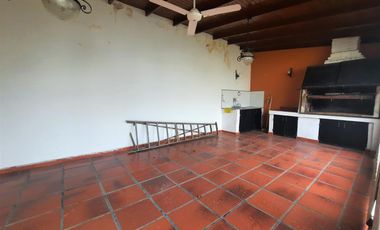Casa venta en Tolosa. Fondo, parque, garage, 4 dormitorios