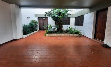 Casa venta en Tolosa. Fondo, parque, garage, 4 dormitorios