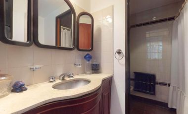 Casa venta en Tolosa. Fondo, parque, garage, 4 dormitorios