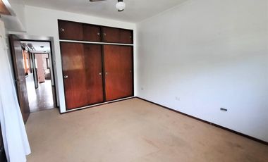 Casa venta en Tolosa. Fondo, parque, garage, 4 dormitorios