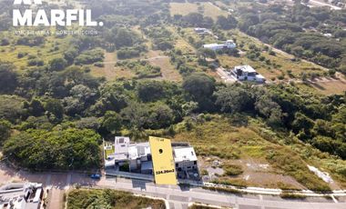 Terreno en Venta con Vista Barranca y Bosque en Residencial Albaterra Colima