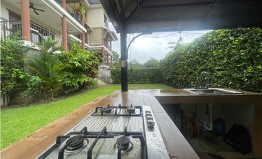 Alquiler de apartamento en clayton ph embassy club con jardin y gazebo