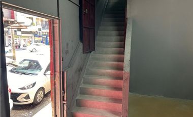 BODEGA / CALIDONIA / 930 M2 / MEZZANINE / OFICINA / ELEVADOR DE CARGA