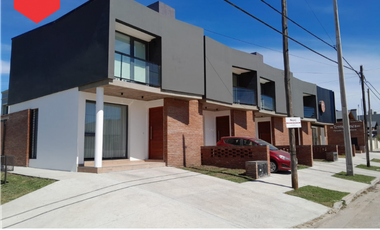 DEPARTAMENTOS DUPLEX (Calle 32 e/ 43 y 45)
