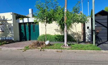 Casa en venta en Ezpeleta Este