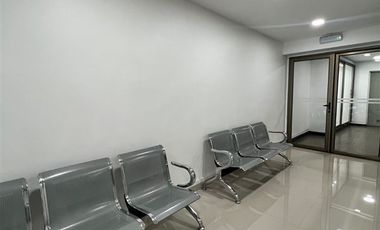 Local Comercial en Arriendo en LOCAL U OFICINA REMODELADO ENTREPISO APTO PARA TODO TIPO DE NEGOCIO, EXCELENTE UBICACION