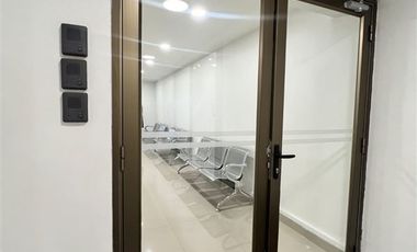 Local Comercial en Arriendo en LOCAL U OFICINA REMODELADO ENTREPISO APTO PARA TODO TIPO DE NEGOCIO, EXCELENTE UBICACION