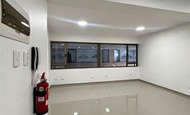 Local Comercial en Arriendo en LOCAL U OFICINA REMODELADO ENTREPISO APTO PARA TODO TIPO DE NEGOCIO, EXCELENTE UBICACION