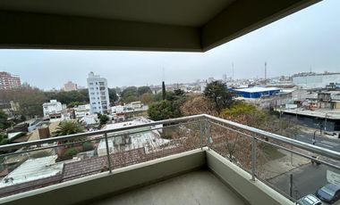 Departamento  3 AMBIENTES FRENTE PISO 3  B  CON COCHERA - General San Martin