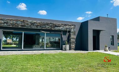 Casa en  venta, Canning, Fincas del Alba. Lote 1095 m2. 4 amb.