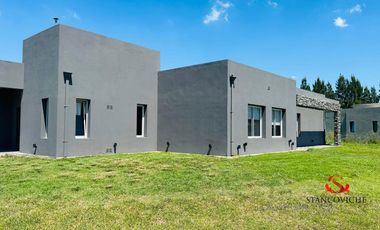 Casa en  venta, Canning, Fincas del Alba. Lote 1095 m2. 4 amb.