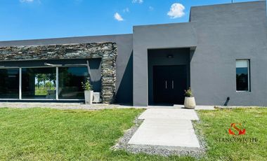 Casa en  venta, Canning, Fincas del Alba. Lote 1095 m2. 4 amb.