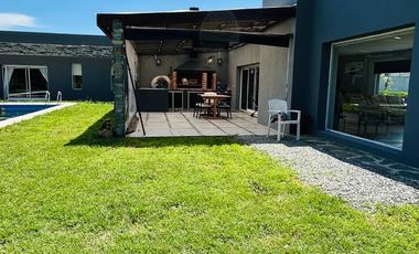 Casa en  venta, Canning, Fincas del Alba. Lote 1095 m2. 4 amb.