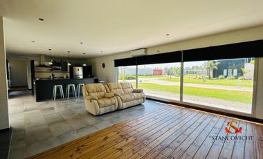 Casa en  venta, Canning, Fincas del Alba. Lote 1095 m2. 4 amb.