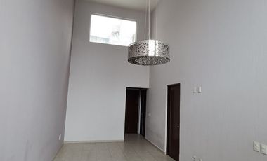 Casa en Venta en Residencial Las Moras, de una planta con doble altura La Tijera