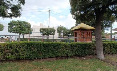 Casa en Venta en Residencial Las Moras, de una planta con doble altura La Tijera