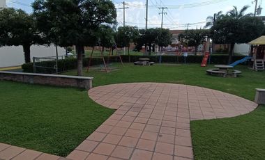 Casa en Venta en Residencial Las Moras, de una planta con doble altura La Tijera