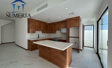 Hermosa casa nueva en Bosque Real con recámara en planta baja