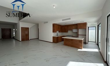 Hermosa casa nueva en Bosque Real con recámara en planta baja