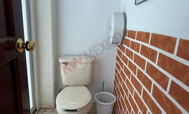 Local comercial de 48 m2 en Venta en Plaza Cristal