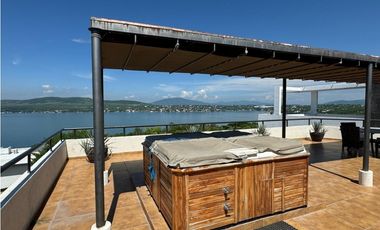 CASA EN CONDOMINIO EN VENTA CON VISTA AL LAGO “MU.