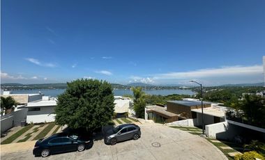 CASA EN CONDOMINIO EN VENTA CON VISTA AL LAGO “MU.
