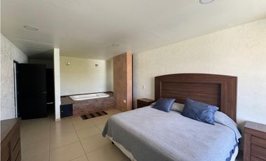 CASA EN CONDOMINIO EN VENTA CON VISTA AL LAGO “MU.