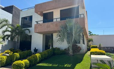 CASA EN CONDOMINIO EN VENTA CON VISTA AL LAGO “MU.
