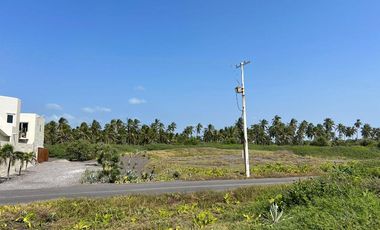 LOTE A PIE DE PLAYA EN CUYUTLAN