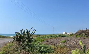 LOTE A PIE DE PLAYA EN CUYUTLAN
