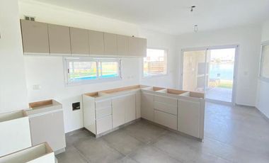 CASA EN VENTA EN EL CANTON - MAROTO PROPIEDADES
