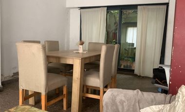 Casa en  venta - 3 dormitorios - 2 baños- jardin - cochera cubierta - galpon -