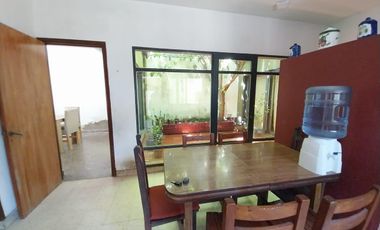 Casa en  venta - 3 dormitorios - 2 baños- jardin - cochera cubierta - galpon -