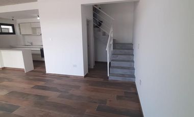 DUPLEX A ESTRENAR