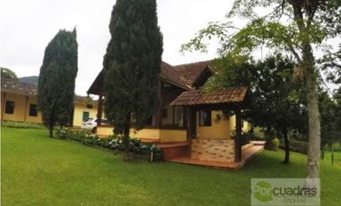 casa campatre en setor el yarumo