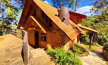 Cabaña en Mazamitla La Cofradía con vista al bosque ideal para inversión