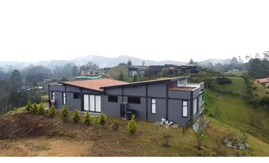 Casa campestre de lujo en exclusiva parcelación – El Retiro, Antioquia