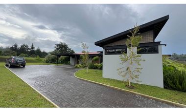 Casa campestre de lujo en exclusiva parcelación – El Retiro, Antioquia