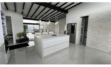 Casa campestre de lujo en exclusiva parcelación – El Retiro, Antioquia