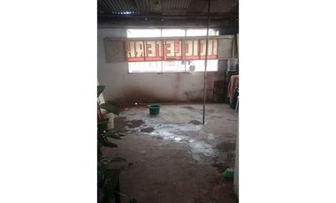 VENTA DE CASA BODEGA ESQUINERA  PORTAL AMERICAS VILLA LA LOMA