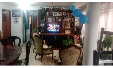 VENTA DE CASA BODEGA ESQUINERA  PORTAL AMERICAS VILLA LA LOMA