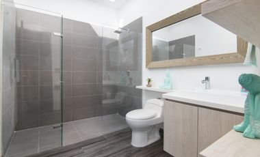 Venta de Casa Campestre en EL Retiro sector Piccolo