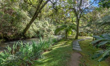 Venta de Casa Campestre en EL Retiro sector Piccolo