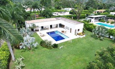 Vendo hermosa finca en unidad cerrada Sopetran