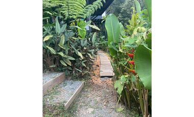 CASA CON LOTE A LA VENTA EN CALDAS