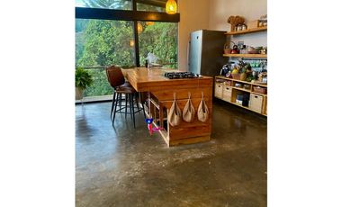 CASA CON LOTE A LA VENTA EN CALDAS