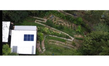CASA CON LOTE A LA VENTA EN CALDAS
